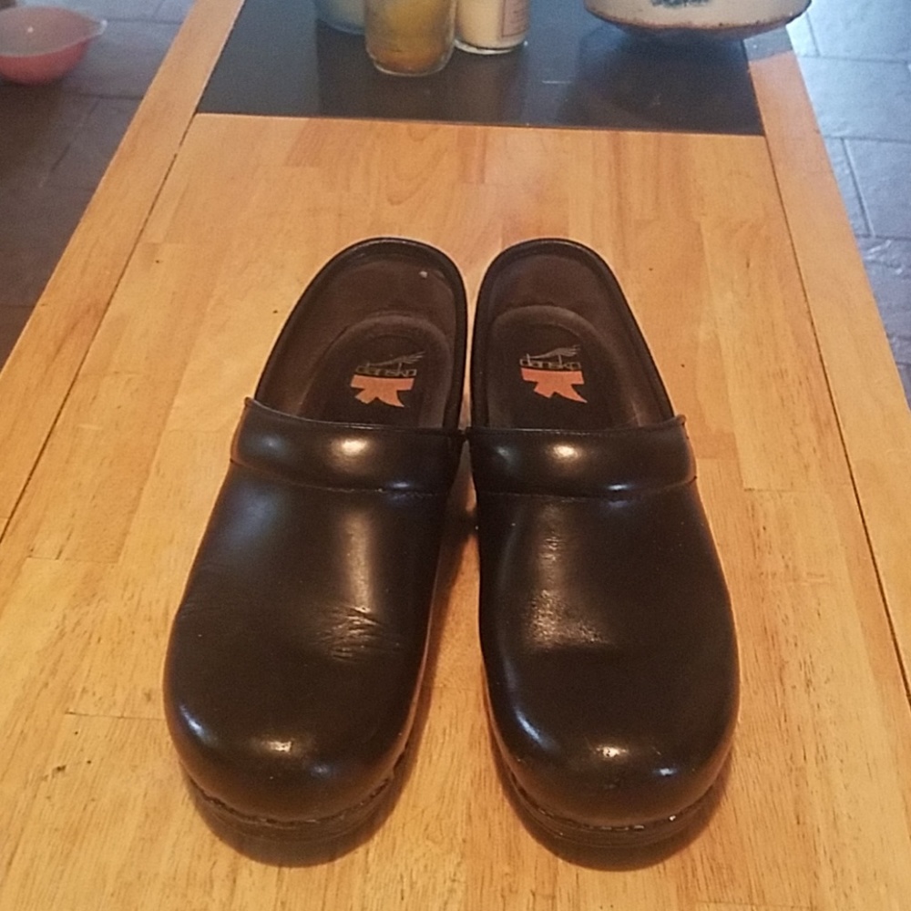 Sz 8 Dansko Clogs